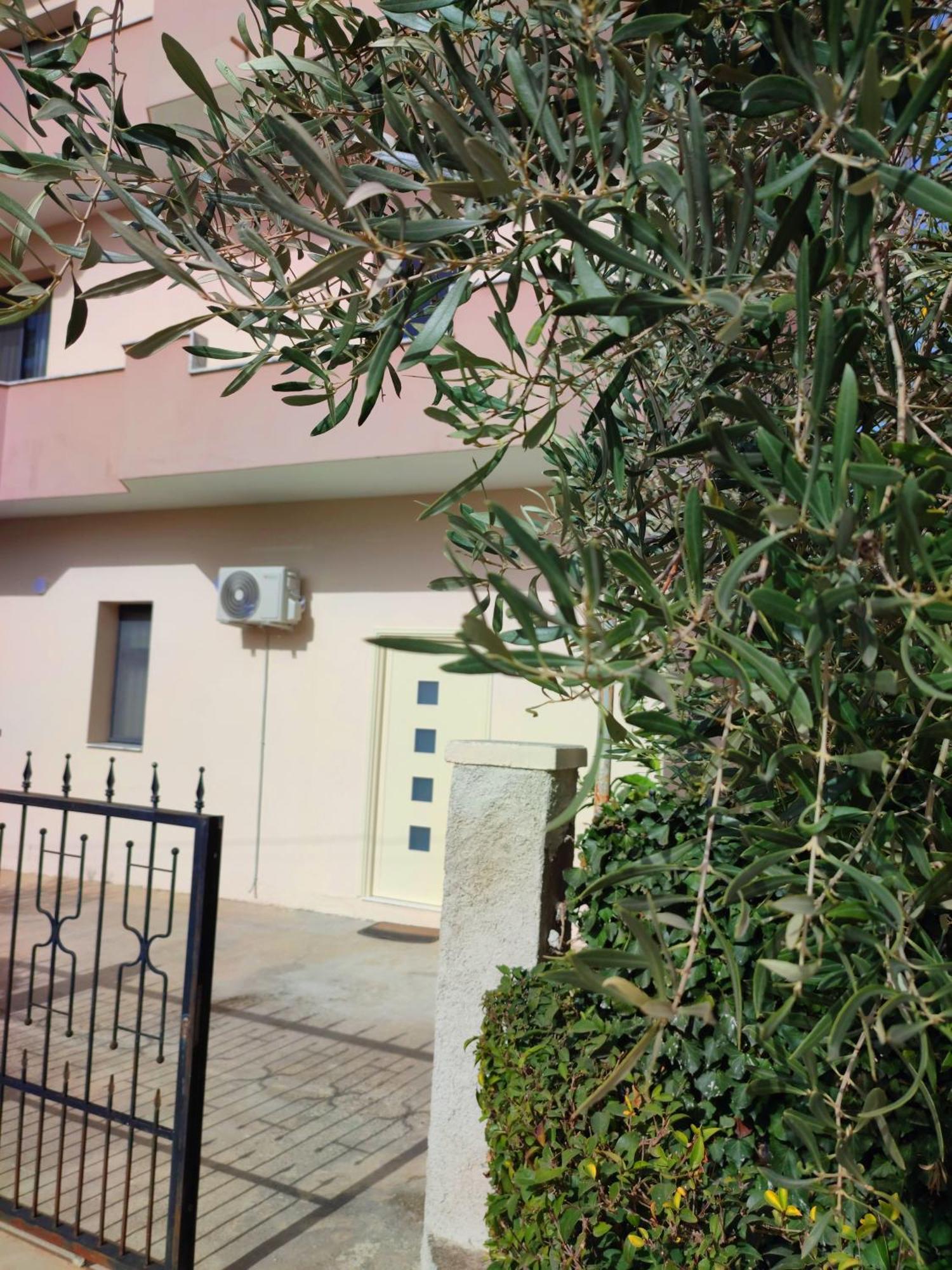 Bp Beach Apartments Голем Екстериор снимка