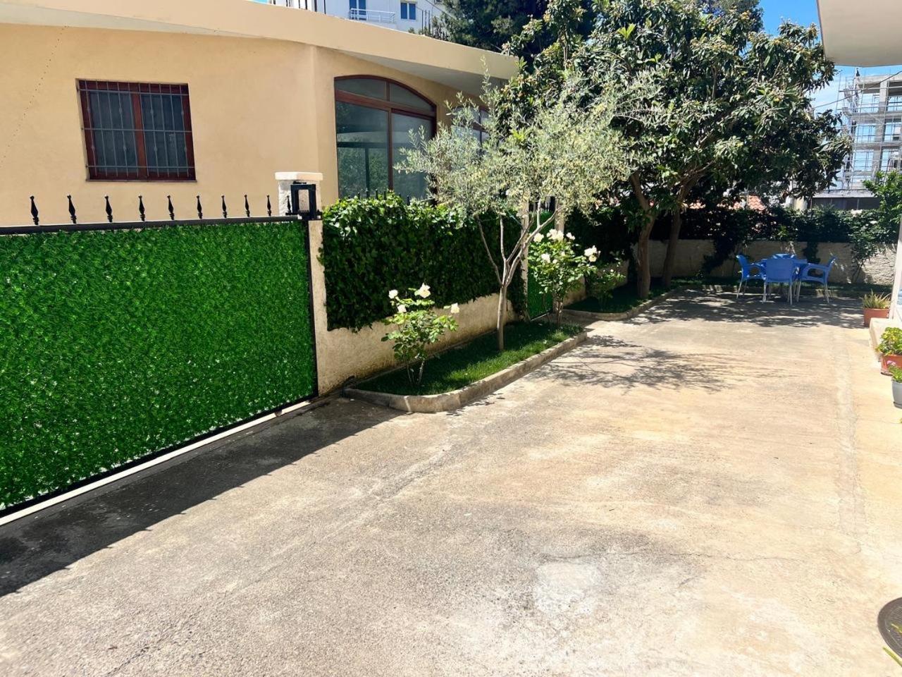 Bp Beach Apartments Голем Екстериор снимка